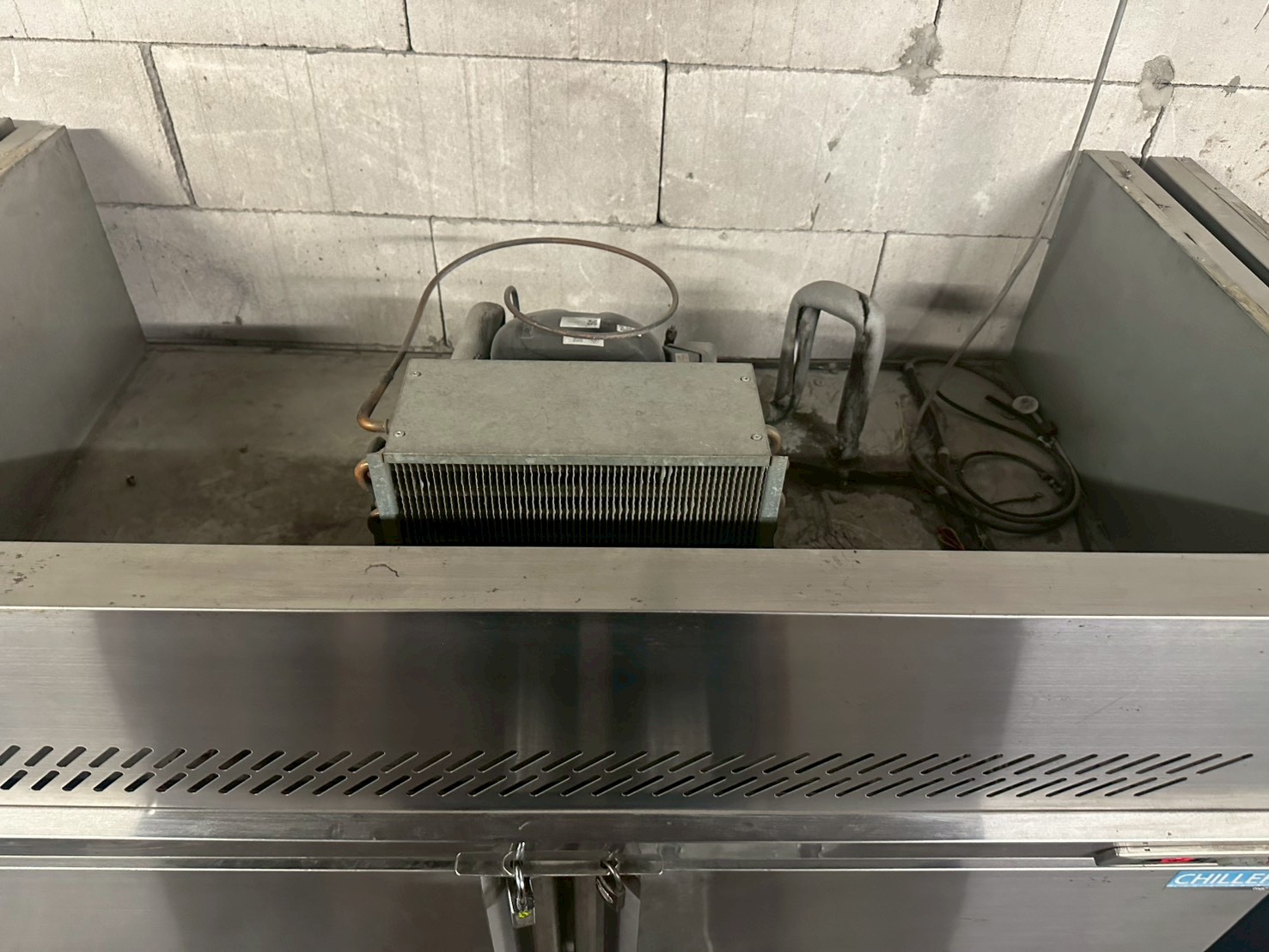 ภาพผลงานเต็มหน้าจอ: งาน PM - ตู้แช่ Stock (Chiller)