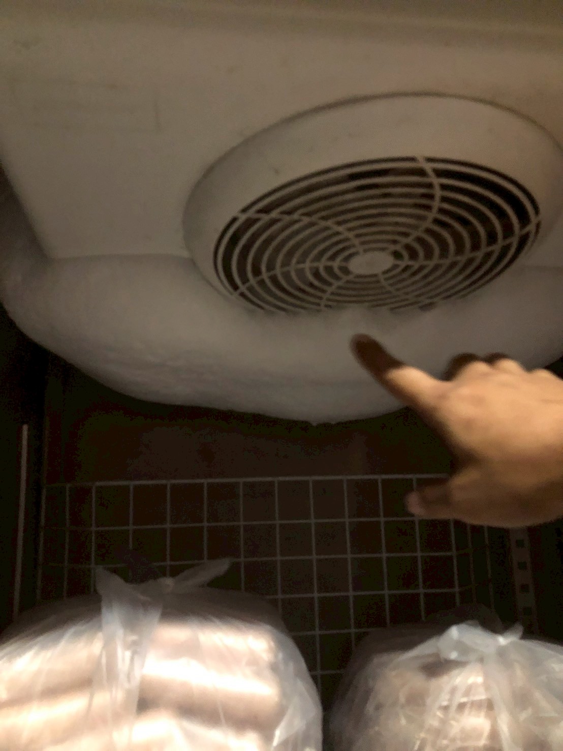 ภาพผลงานเต็มหน้าจอ: งาน PM - ตู้แช่ Stock (Chiller)